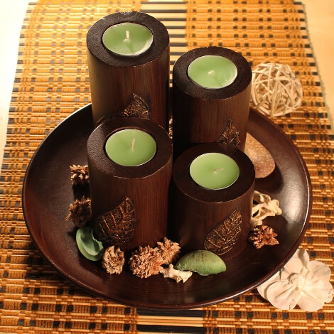 Kerzenhalter oder Ständer aus natürlichem Holz
