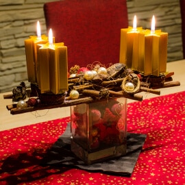 4 Kerzenhalter Kerzenstecker Ø 8 cm rot Adventskranz Kerzenteller Doppelspieß 