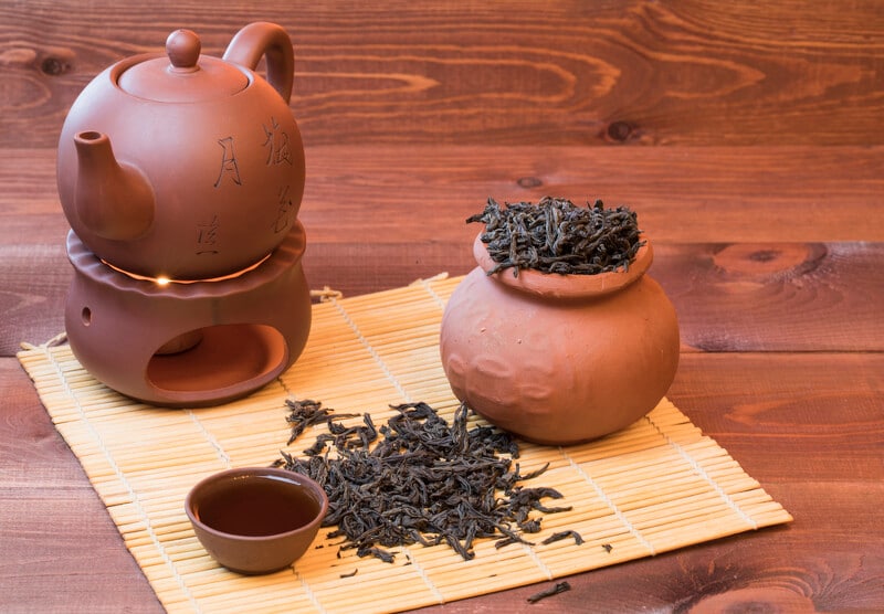 Stövchen-Tee-Service aus Keramik mit Nelken und Honig